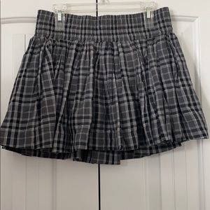 Gray plaid short skirt